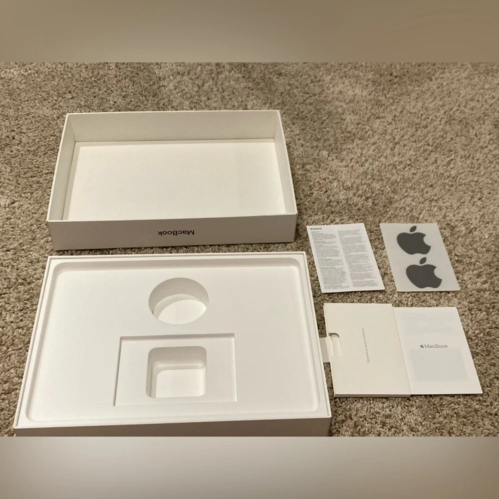 Apple MacBook 12 inch product box, instructions, and pamphlet